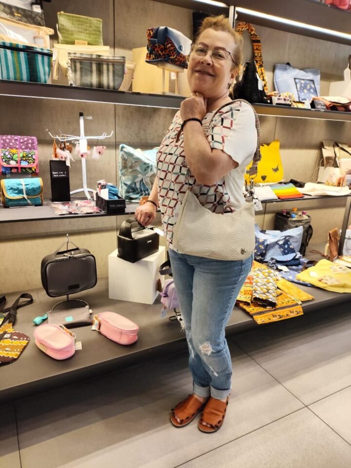 Valéria Cristine de Souza Santana