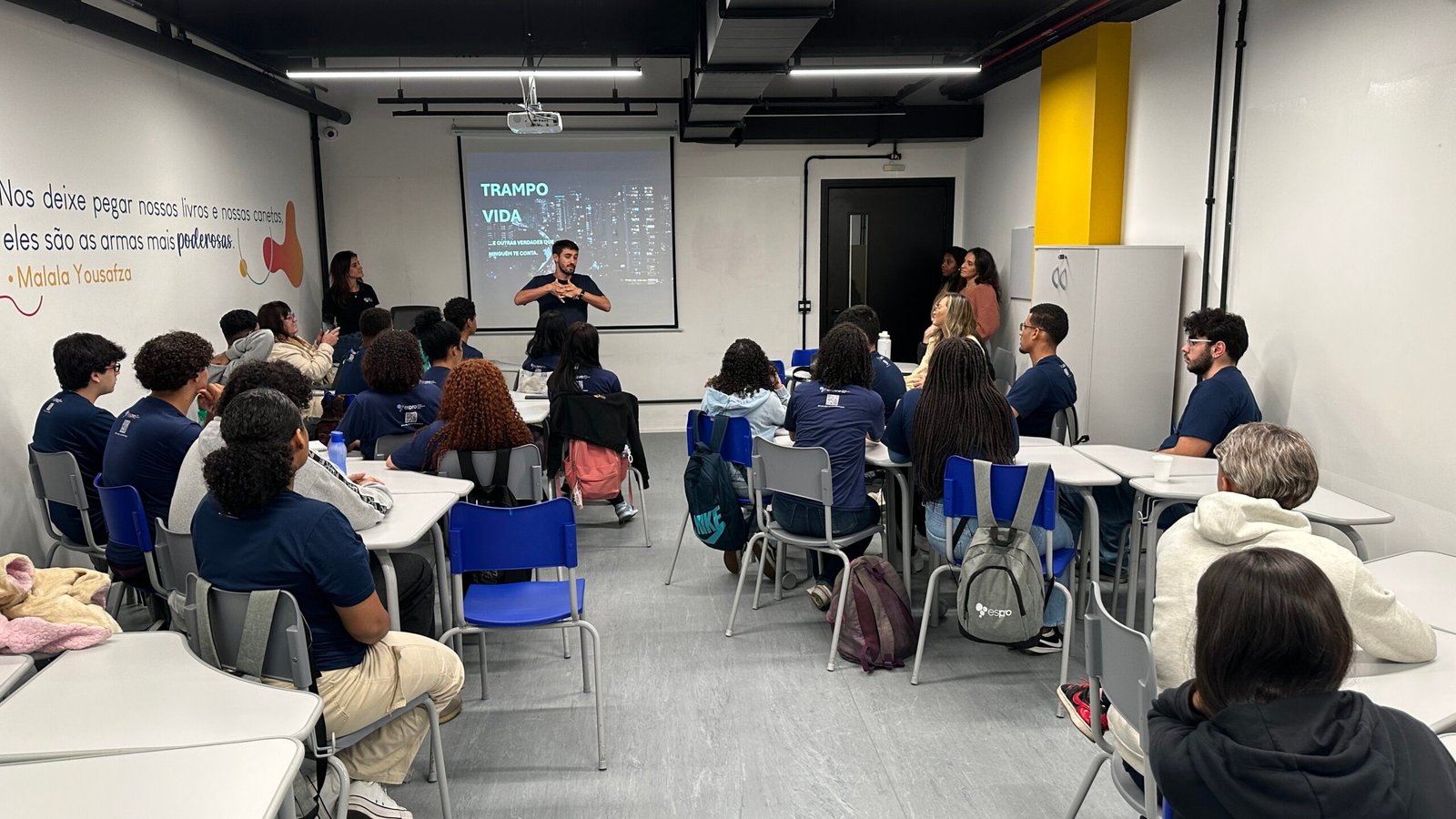 Colaboradores da SYN passam tarde com jovens do Espro - Instituto SYN